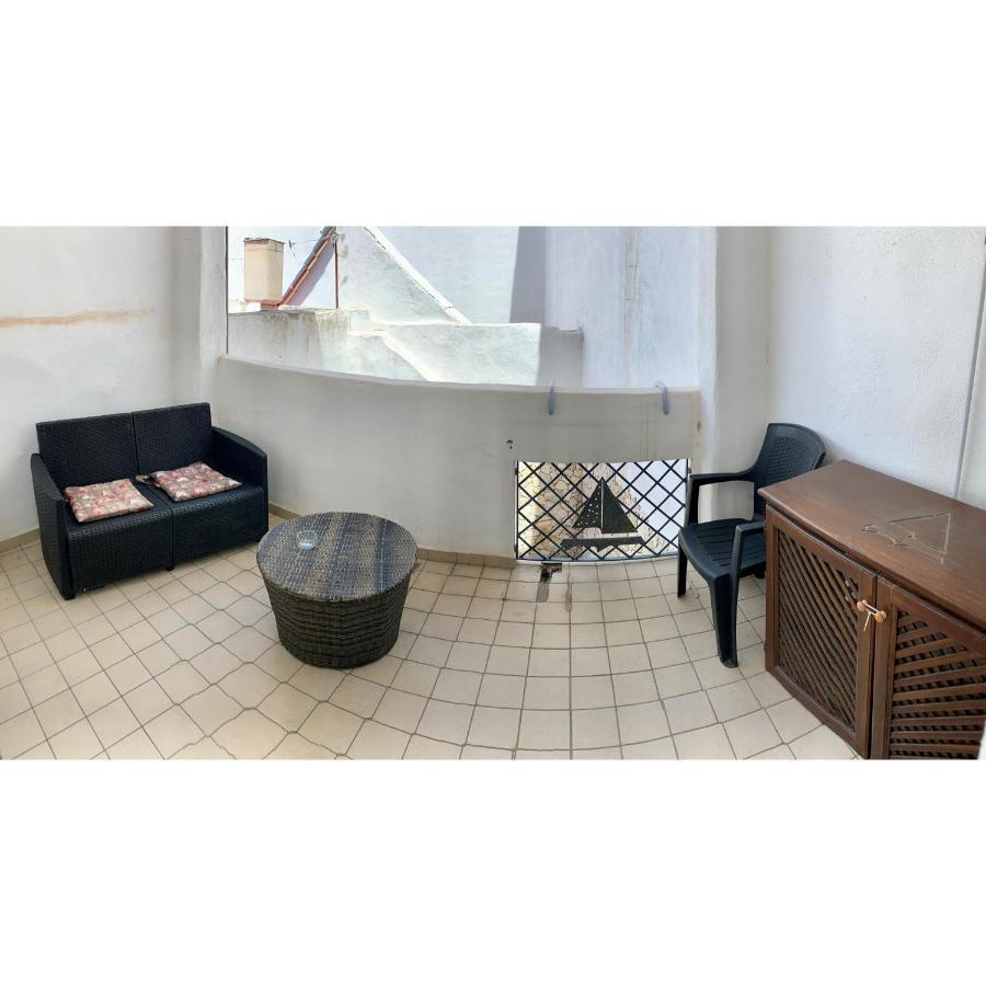Domo La Vela - Affittacamere - Living SantʼAntìoco מראה חיצוני תמונה
